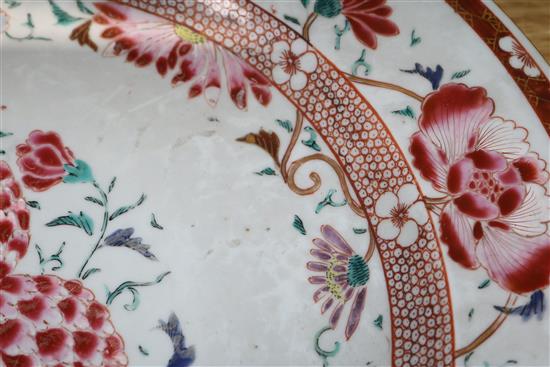 A Chinese export famille rose charger, Qianlong period diameter 44cm